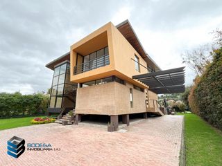 Foto 3 de CASA CON EXCELENTE  VISTA HACIA EL LAGO.  SUPERMODERNA -  CLUB APOSENTOS (BRICEÑO)