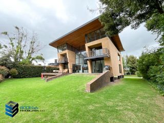 Foto 5 de CASA CON EXCELENTE  VISTA HACIA EL LAGO.  SUPERMODERNA -  CLUB APOSENTOS (BRICEÑO)