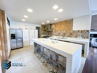 Foto 7 de CASA CON EXCELENTE  VISTA HACIA EL LAGO.  SUPERMODERNA -  CLUB APOSENTOS (BRICEÑO)