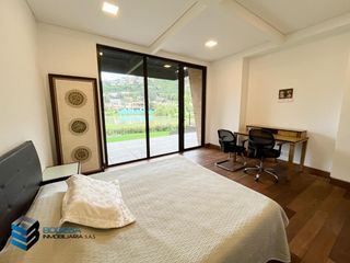 Foto 21 de CASA CON EXCELENTE  VISTA HACIA EL LAGO.  SUPERMODERNA -  CLUB APOSENTOS (BRICEÑO)