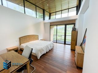 Foto 35 de CASA CON EXCELENTE  VISTA HACIA EL LAGO.  SUPERMODERNA -  CLUB APOSENTOS (BRICEÑO)