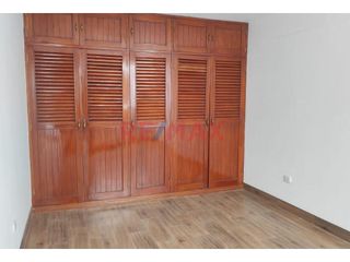 Foto 7 de Alquiler Departamento + 2 Cocheras En Raul Ferrero - La Molina