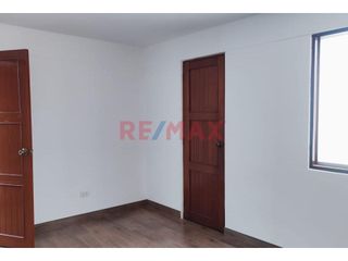 Foto 9 de Alquiler Departamento + 2 Cocheras En Raul Ferrero - La Molina