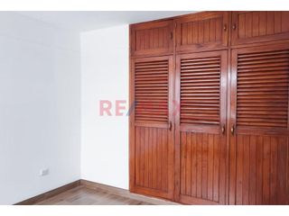Foto 10 de Alquiler Departamento + 2 Cocheras En Raul Ferrero - La Molina