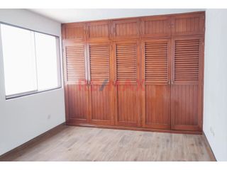 Foto 14 de Alquiler Departamento + 2 Cocheras En Raul Ferrero - La Molina