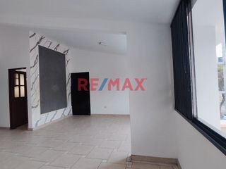 Foto 3 de Alquiler Departamento + 2 Cocheras En Raul Ferrero - La Molina