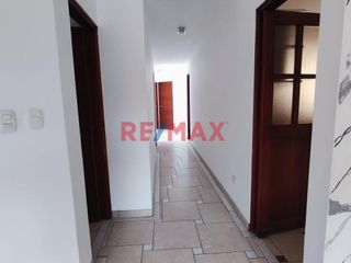 Foto 5 de Alquiler Departamento + 2 Cocheras En Raul Ferrero - La Molina