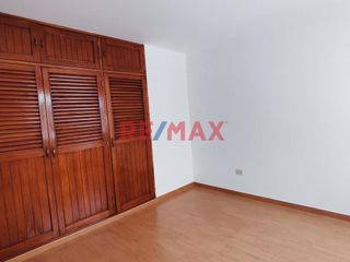Foto 8 de Alquiler Departamento + 2 Cocheras En Raul Ferrero - La Molina