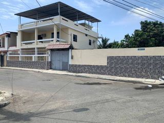 Foto 1 de casa de venta en manta zona norte aeropuerto