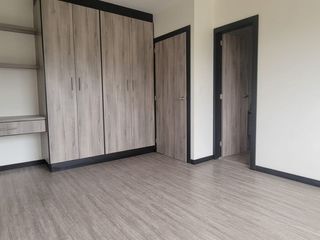 Foto 9 de VENTA DE CASA VIP EN CUENCA