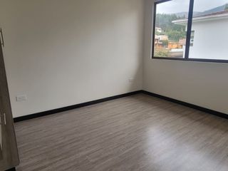 Foto 4 de VENTA DE CASA VIP EN CUENCA