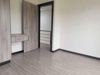 Foto 7 de VENTA DE CASA VIP EN CUENCA
