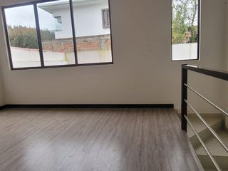 Foto 14 de VENTA DE CASA VIP EN CUENCA
