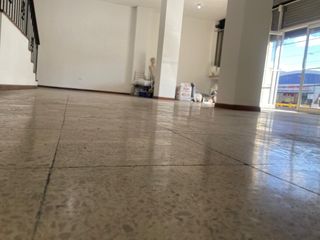 Foto 5 de Rento local comercial amplio de 175 m2