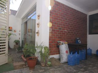 Foto 10 de HERMOSA CASA EN VENTA DE UN PISO Y MEDIO EN MIRAFLORES COUNTRY  1