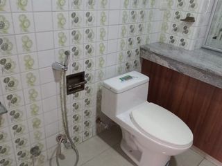 Foto 16 de Urdesa Departamento remodelado  200 m2 precioso 2 pisos. Condominio con piscina. en 2 niveles