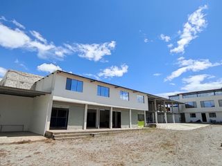 ✅ALQUILER DE OFICINAS, BODEGAS Y GALPÓN ESQUINERO. (BELLAVISTA DE CALDERÓN)