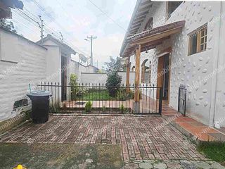 CASA EN VENTA, SECTOR LA ARMENIA, PUENTE 3, QUITO