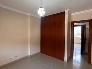 Foto 5 de ALQUILER DE CASA CON 5 HABITACIONES EN URBANIZACIÓN CERRADA - NORTE DE GUAYAQUIL (ANNY)