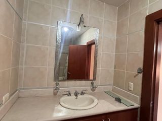 Foto 7 de ALQUILER DE CASA CON 5 HABITACIONES EN URBANIZACIÓN CERRADA - NORTE DE GUAYAQUIL (ANNY)