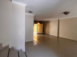 Foto 12 de ALQUILER DE CASA CON 5 HABITACIONES EN URBANIZACIÓN CERRADA - NORTE DE GUAYAQUIL (ANNY)