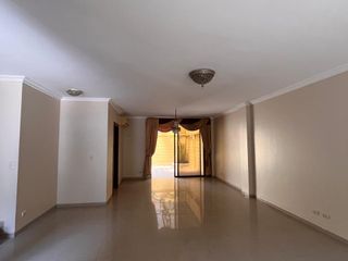 Foto 14 de ALQUILER DE CASA CON 5 HABITACIONES EN URBANIZACIÓN CERRADA - NORTE DE GUAYAQUIL (ANNY)