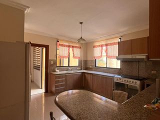 Foto 18 de ALQUILER DE CASA CON 5 HABITACIONES EN URBANIZACIÓN CERRADA - NORTE DE GUAYAQUIL (ANNY)