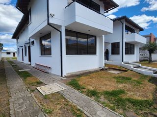 ARRIENDO en CAPELO, casa INDEPENDIENTE 520 m² con 6 habitaciones. Valle de los Chillos. Casa múltiples ambientes Arriendo casa INDEPENDIENTE 1000 m² con 6 habitaciones. Valle de los Chillos Capelo. En urbanización