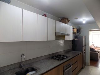 Se vende departamento en primer piso en La Calera, Surquillo.