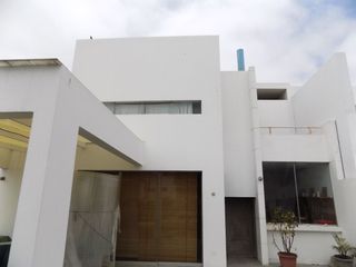 Venta de espectacular casa de playa amoblada en Cañete