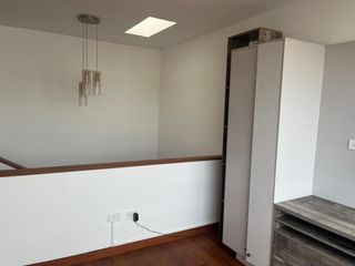 Foto 3 de Monteserrín Casa en Venta con Piscina Cerca a Campo Alegre