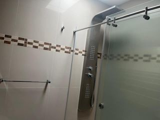 Foto 5 de Monteserrín Casa en Venta con Piscina Cerca a Campo Alegre