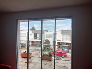 Foto 6 de Monteserrín Casa en Venta con Piscina Cerca a Campo Alegre