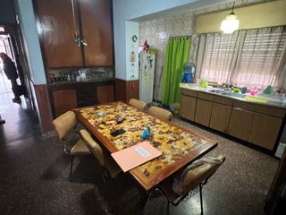 Foto 8 de CASA GRANDE EN VENTA SAAVEDRA 550