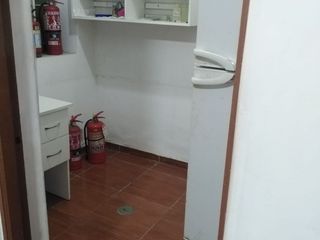 Foto 6 de Excelente ubicación local comercial en Gamarra