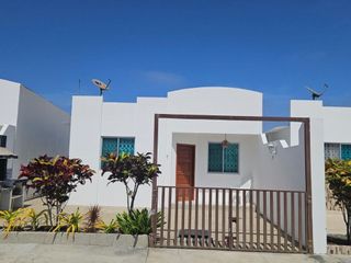 En Alquiler Casa Amoblada en Ciudad Punta Carnero, Salinas