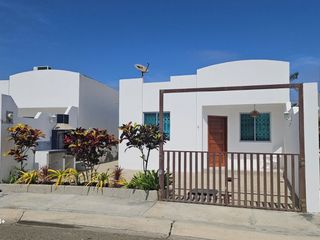 En Alquiler Casa Amoblada en Ciudad Punta Carnero, Salinas