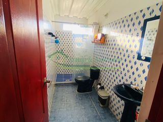 Foto 4 de Vendemos casa de dos pisos con terraza cubierta