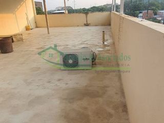 Foto 13 de Vendemos casa de dos pisos con terraza cubierta