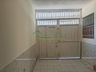 Foto 18 de Vendemos casa de dos pisos con terraza cubierta