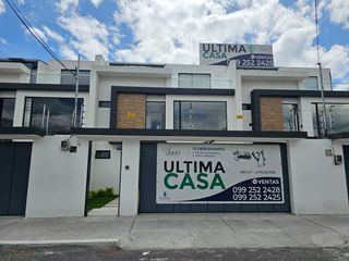 Foto 1 de Casa de venta de 3 dormitorios en la Primavera Quito Ecuador