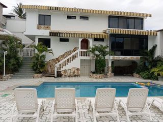 Foto 1 de Venta de Casa Rentera en Manta