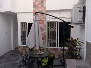 Foto 2 de Venta Casa Rentera en Manta