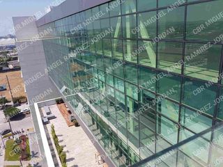 Venta de Oficina en Sky Building: 96,06m² con Terraza Adicional de 20 m² y 2 Parqueos