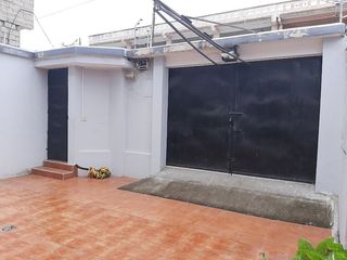 Foto 9 de HERMOSA CASA DE RENTA EN ESMERALDAS CON LOCAL COMERCIAL SI LO DESEA  $ 400 CASA  $ 400 LOCAL