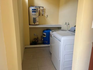 Foto 9 de vendo casa muy amplia con excelente vista panorámica en Bellavista, Guayaquil