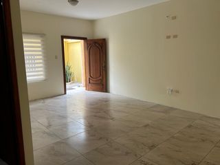 Foto 11 de vendo casa muy amplia con excelente vista panorámica en Bellavista, Guayaquil