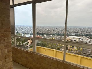 Foto 36 de vendo casa muy amplia con excelente vista panorámica en Bellavista, Guayaquil