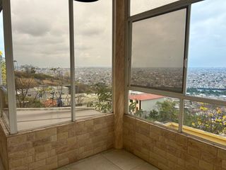 Foto 37 de vendo casa muy amplia con excelente vista panorámica en Bellavista, Guayaquil
