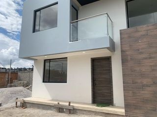 Foto 3 de Venta casa Calderon a estrenar cerca del CC Coral, dos plantas